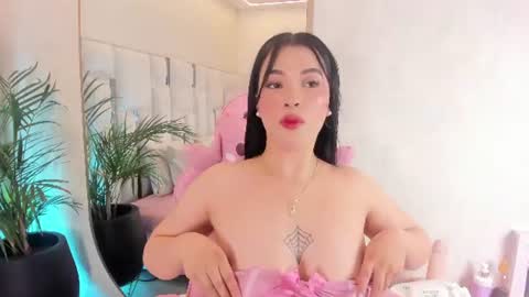 Snapshot of im_nika_ chatting on July 2026 12:33:01 PM Nika online show from July 2026 12:33:01 PM
