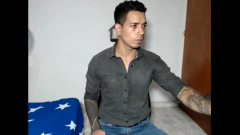 im_taylor24 online show from November 2025 09:25:02 PM