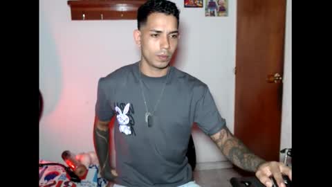 im_taylor24 online show from November 2025 09:16:01 PM