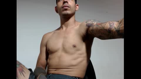 im_taylor24 online show from December 2025 02:41:02 AM