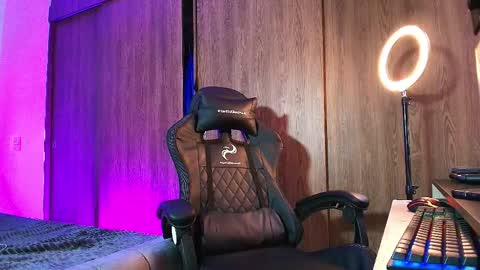 Snapshot of im_usuga chatting on March 2026 12:05:03 PM im_usuga online show from March 2026 12:05:03 PM