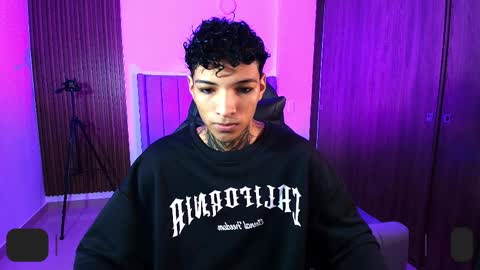 Snapshot of im_usuga chatting on April 2026 08:30:01 AM im_usuga online show from April 2026 08:30:01 AM