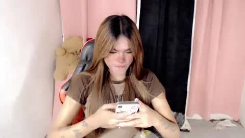 Snapshot of im_yourfairyannaxx chatting on April 2026 05:52:01 AM im_yourfairyannaxx online show from April 2026 05:52:01 AM