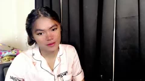 Snapshot of im_yourfairyannaxx chatting on June 2026 04:27:01 AM im_yourfairyannaxx online show from June 2026 04:27:01 AM