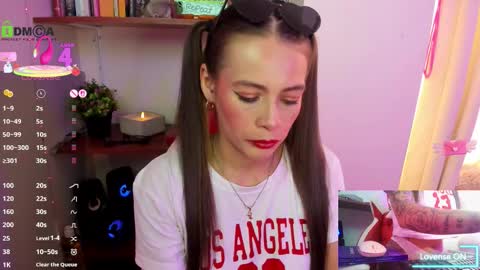 Lisa Hyga online show from November 2025 08:53:01 PM