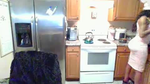 iman_love online show from January 2025 11:36:02 PM