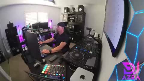 DJ Azra online show from August 2026 12:36:01 AM