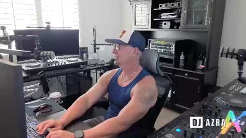 DJ Azra online show from August 2026 08:44:01 PM