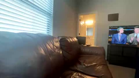 imshyguy32111 online show from November 2025 09:28:01 PM