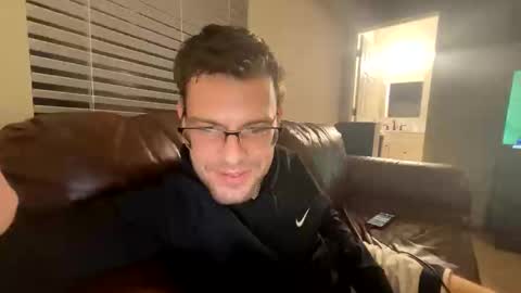 imshyguy32111 online show from November 2025 09:56:02 AM