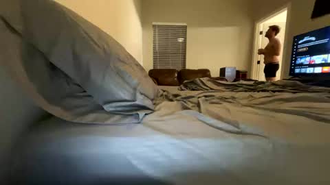 imshyguy32111 online show from November 2025 10:40:02 AM