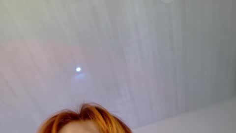 Sienna online show from November 2025 09:47:01 PM