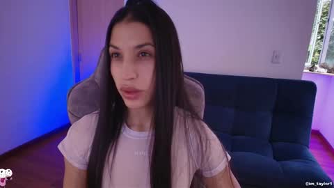 TAYLOR  online show from October 2025 08:31:01 PM