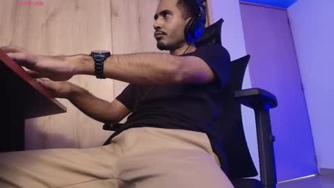 Snapshot of imyourg0d chatting on April 2026 07:07:02 PM Daniel thumb up me please its important Im new INDEPENDENT MODEL online show from April 2026 07:07:02 PM
