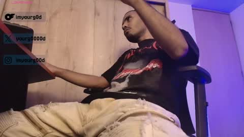 Snapshot of imyourg0d chatting on May 2026 06:29:02 AM Daniel thumb up me please its important Im new INDEPENDENT MODEL online show from May 2026 06:29:02 AM