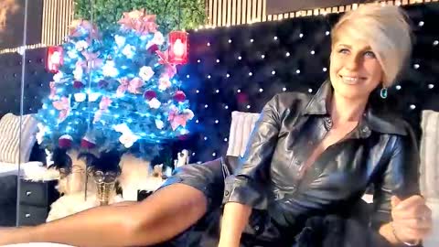 inanna_ishtar1 online show from December 2025 05:02:01 AM