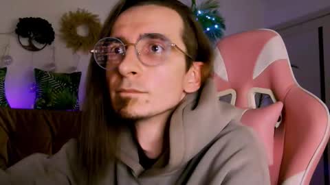 Snapshot of incandenza_ chatting on September 2025 10:11:01 PM incandenza_ online show from September 2025 10:11:01 PM