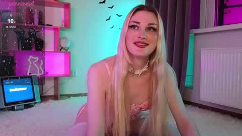  Dina  Help me reach 100 likes  online show from November 2025 09:29:02 PM