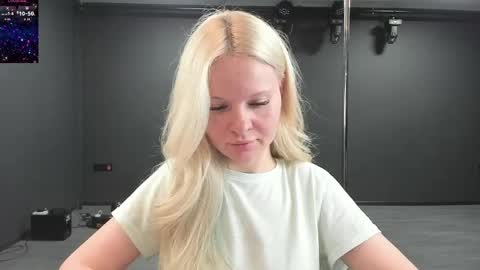 Snapshot of incredible__shell_ chatting on May 2026 07:00:01 PM Masha online show from May 2026 07:00:01 PM