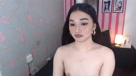 indestructabletrixie online show from February 2025 12:51:02 PM