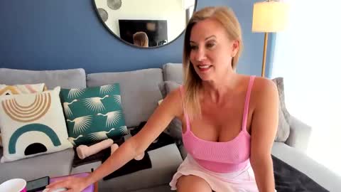 IndianaCooper - Showtimes - Mon-Fri 12pm and 930PM CST SatSun 930pm CST online show from September 2025 03:39:01 PM