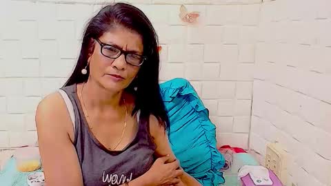 Snapshot of indianallure chatting on April 2026 01:41:01 PM Femiez online show from April 2026 01:41:01 PM