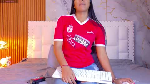 LITTLE AINHOA  online show from February 2026 07:43:01 PM