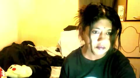 Snapshot of indianpleasures21 chatting on April 2026 01:42:02 AM indianpleasures21 online show from April 2026 01:42:02 AM