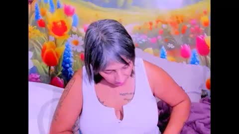 indianroxy27 online show from April 2026 07:31:01 AM