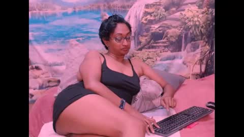 Snapshot of indianspicy69 chatting on January 2025 12:47:01 AM Shreya online show from January 2025 12:47:01 AM