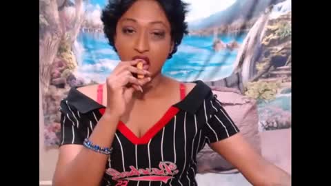 Snapshot of indianspicy69 chatting on February 2025 07:14:01 PM Shreya online show from February 2025 07:14:01 PM