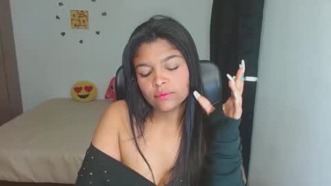 Snapshot of indica_18 chatting on October 2025 01:01:02 PM Aleja vallejo online show from October 2025 01:01:02 PM