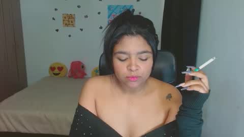 Snapshot of indica_18 chatting on November 2025 01:37:02 PM Aleja vallejo online show from November 2025 01:37:02 PM