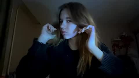 Sofia online show from April 2026 06:05:01 PM