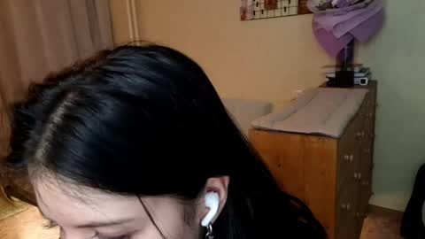 Mia online show from April 2026 01:48:02 PM