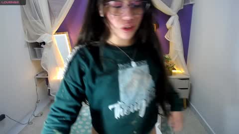 Snapshot of ingrid_casas chatting on December 2024 10:36:02 PM Ingrid petite online show from December 2024 10:36:02 PM