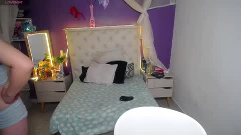 Snapshot of ingrid_casas chatting on February 2025 11:01:02 PM Ingrid petite online show from February 2025 11:01:02 PM