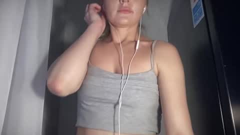 iniva05 online show from April 2026 03:06:01 PM