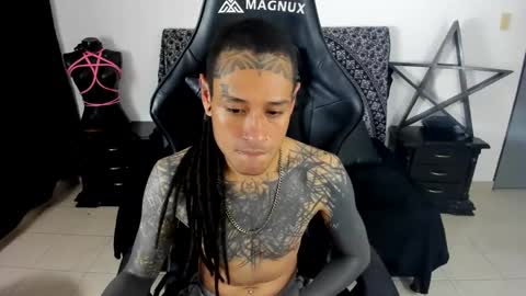 Snapshot of ink_u_buzz chatting on January 2025 10:41:02 PM Dani online show from January 2025 10:41:02 PM