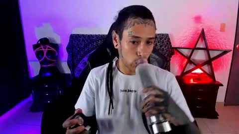 Snapshot of ink_u_buzz chatting on January 2025 01:08:01 AM Dani online show from January 2025 01:08:01 AM