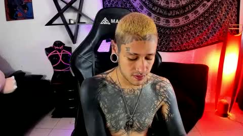 Snapshot of ink_u_buzz chatting on September 2025 08:03:01 PM Dani online show from September 2025 08:03:01 PM