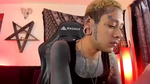 Snapshot of ink_u_buzz chatting on October 2025 04:18:01 PM Dani online show from October 2025 04:18:01 PM