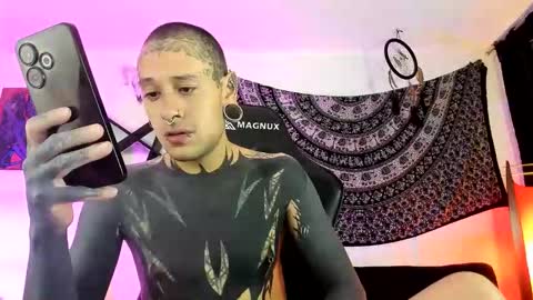 Snapshot of ink_u_buzz chatting on November 2025 11:10:01 AM Dani online show from November 2025 11:10:01 AM