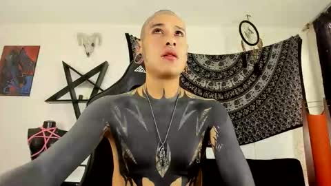 Snapshot of ink_u_buzz chatting on November 2025 08:00:01 PM Dani online show from November 2025 08:00:01 PM