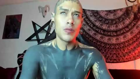 Snapshot of ink_u_buzz chatting on December 2025 11:08:01 AM Dani online show from December 2025 11:08:01 AM