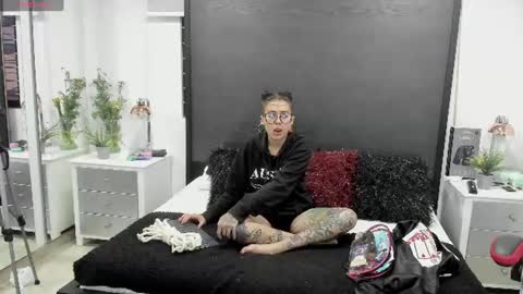 Snapshot of inkedsinners_ chatting on June 2026 11:12:02 AM inkedsinners_ online show from June 2026 11:12:02 AM