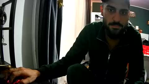 Snapshot of innes_russel chatting on October 2025 05:02:02 PM Innes online show from October 2025 05:02:02 PM