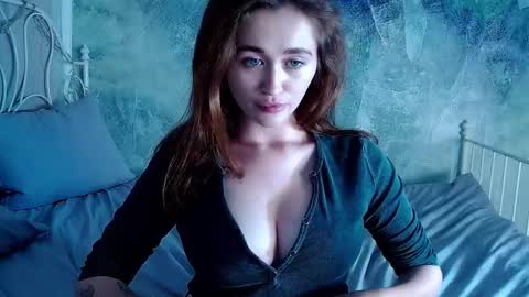 Lina online show from September 2025 02:28:02 PM