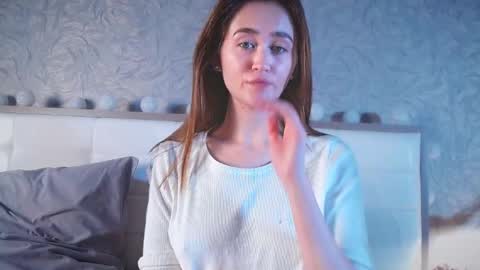 Lina online show from October 2025 03:43:01 PM