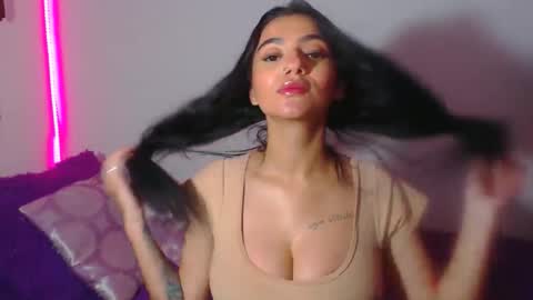 Snapshot of innocent_fox chatting on May 2026 10:17:02 PM Abril online show from May 2026 10:17:02 PM
